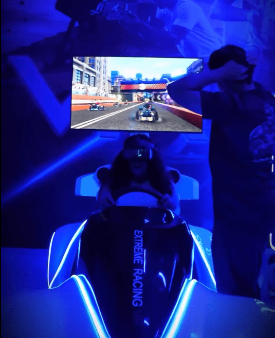 VR Arcade Equipment for an 80–100 m² Venue: A 5-Unit Bundle with VR Racing Kart | LEKE VR